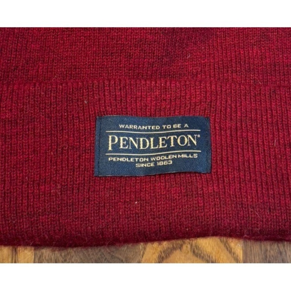 Pendleton Red Knit Cuffed Beanie Logo Patch Unisex One Size - Picture 3 of 4